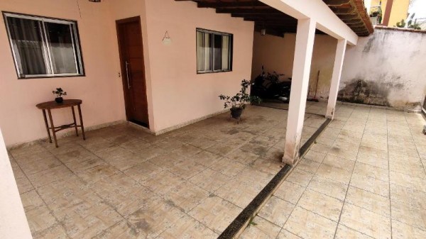 OPORTUNIDADE CASA COM PISCINA EM ARAÇAS VILA VELHA Foto 1